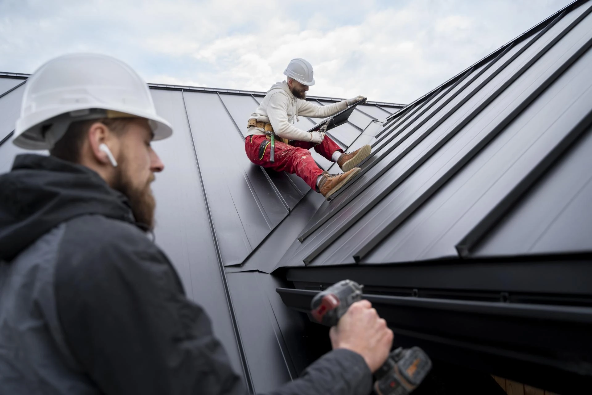 Roofing Replacement Service: How To Know When You Need One