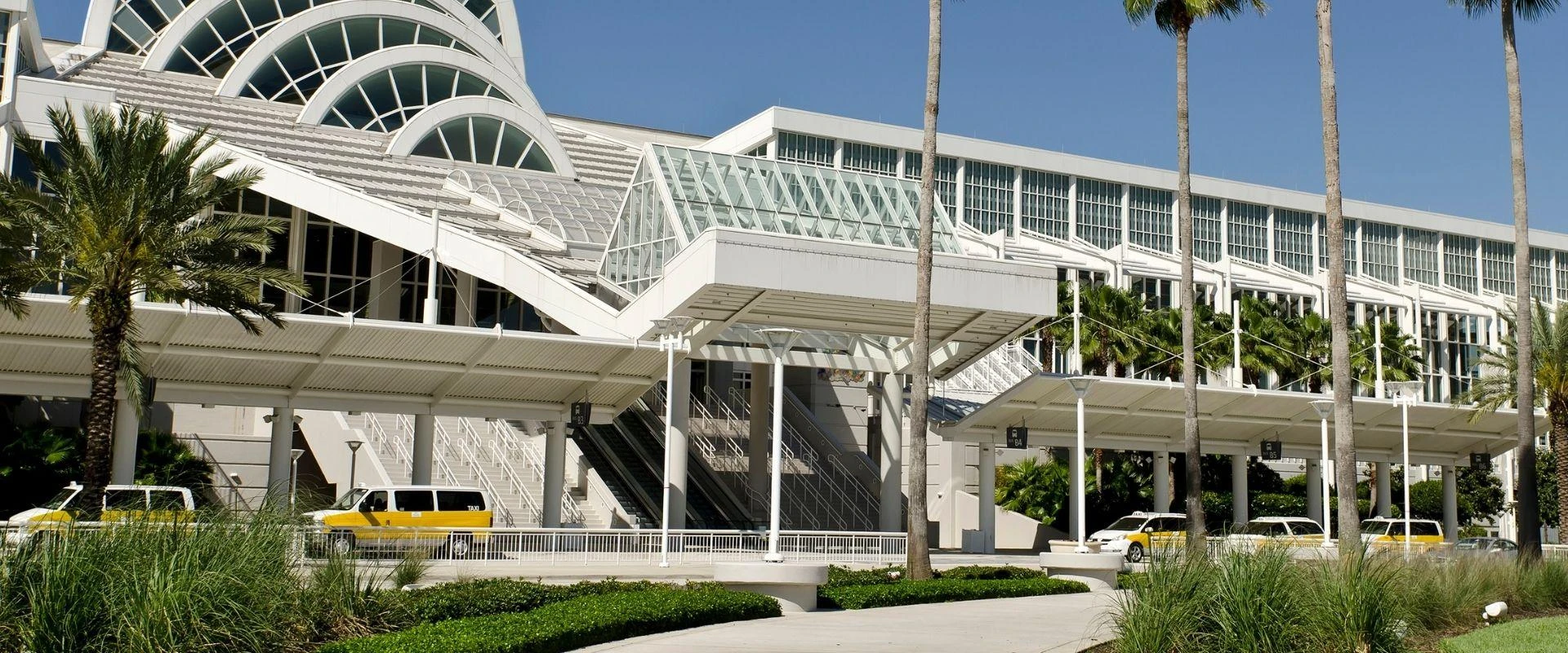 Enjoy seamless travel with professional airport transfers in Orlando