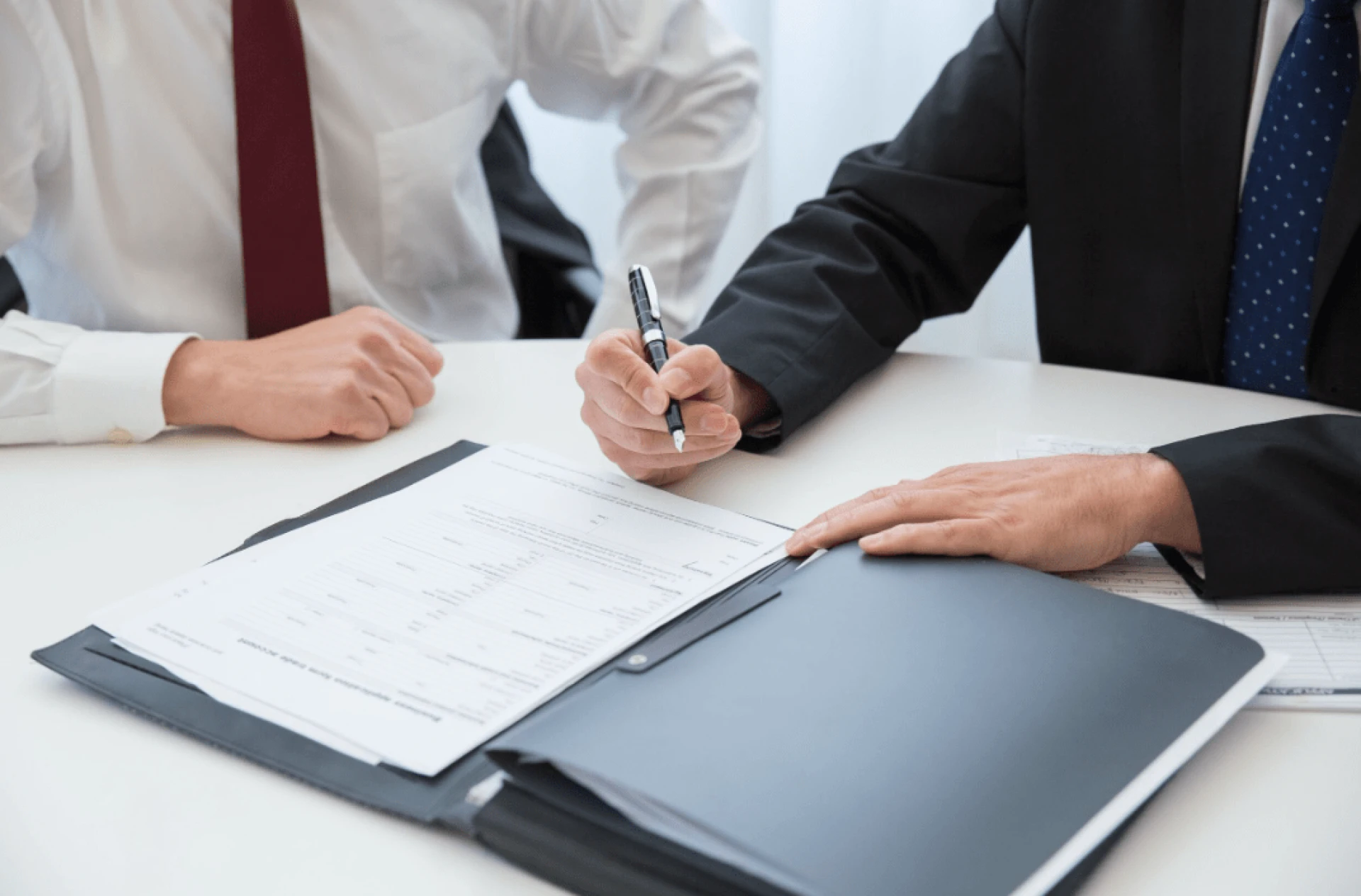 How AAY Investments Group Integrates Green Funding in Modern Investments