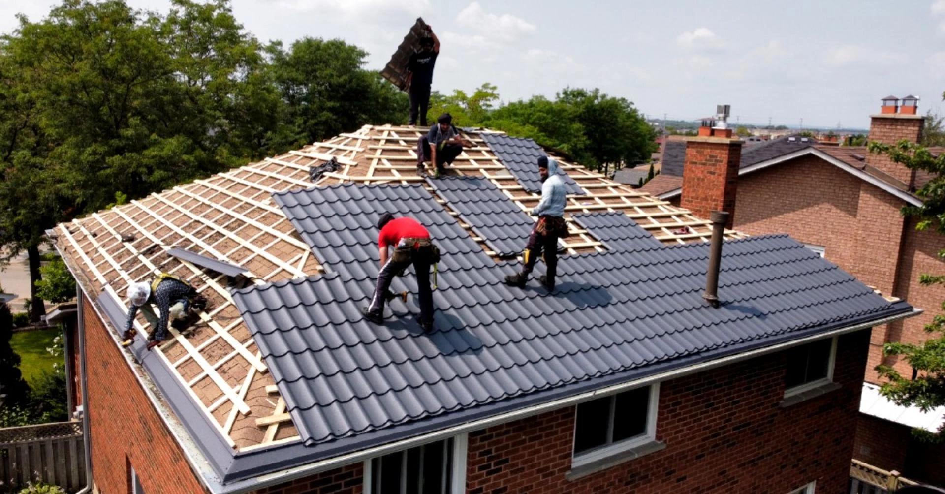 Why Local Expertise Matters When Hiring Metal Roof Installers in Victoria