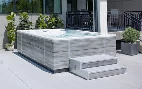 Buy Bullfrog Spas Tub in Michigan for Year-Round Comfort