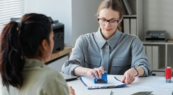 Top 5 Mistakes Students Make While Selecting Study Abroad Consultants