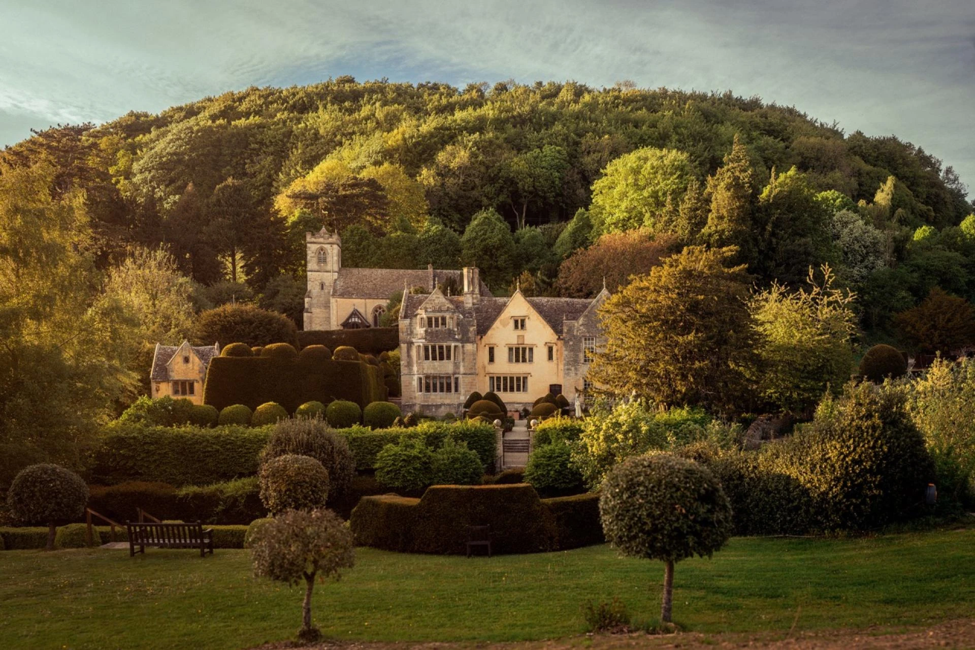 What Makes Wedding Venues Gloucestershire So Loved by Couples?