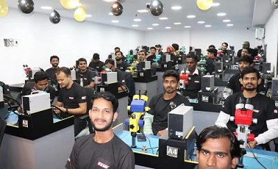 Top 7 Courses Offered by Leading Mobile Training Institutes