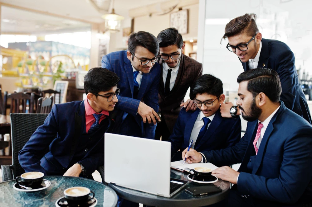 My Post TitleHow Do Executive MBA Programs Support Mid-Career Transitions?