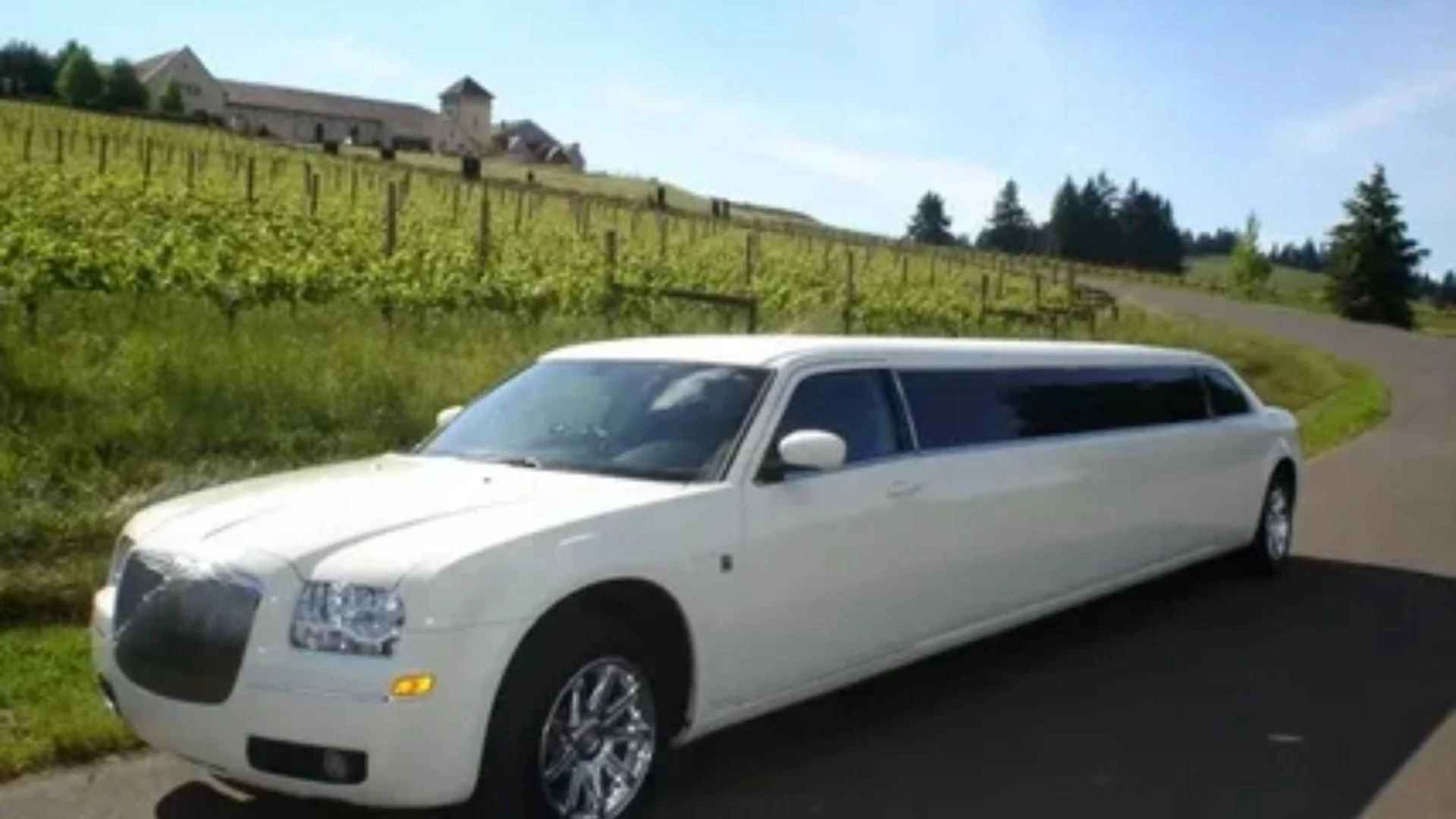 What to Expect During a Limo Ride from Honolulu Airport to Aulani Disney Resort