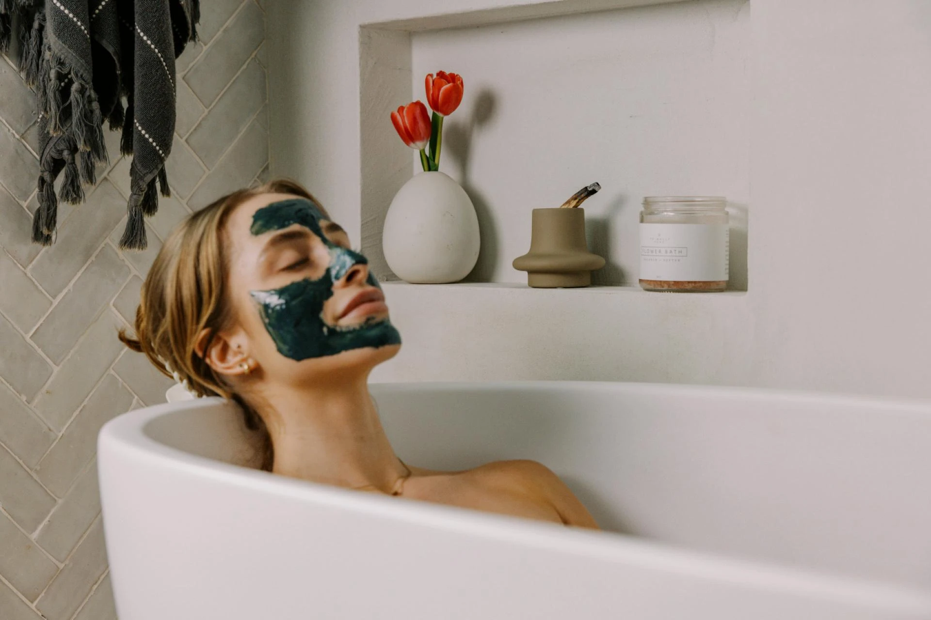 How to Care for Your Skin Naturally Through the Holidays 