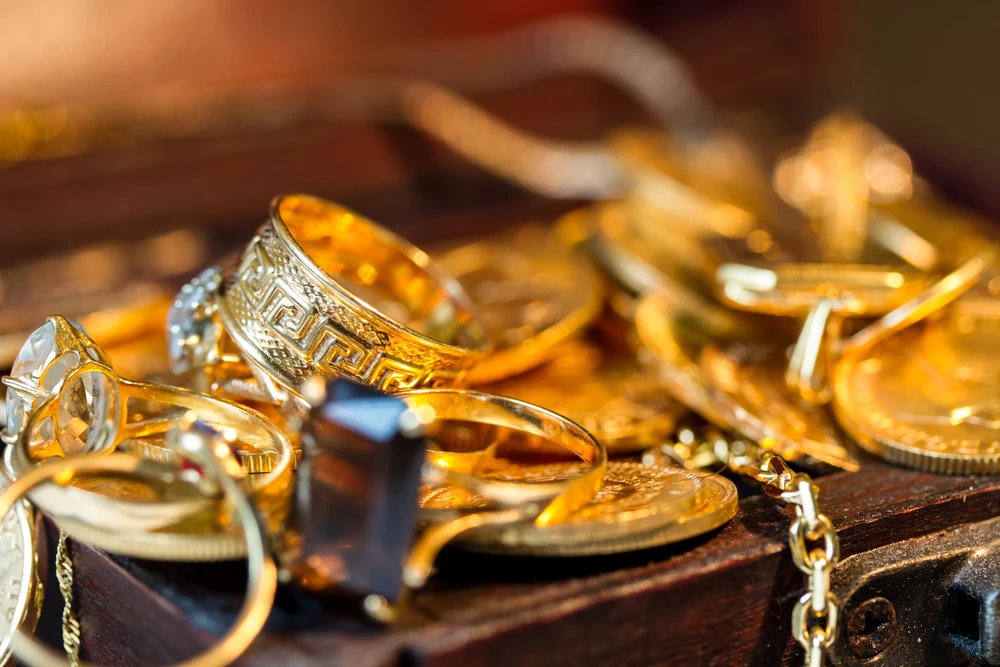 Top Reasons People Sell Their Gold for Cash