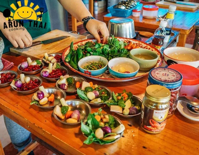 Top Reasons to Choose a Private Thai Cooking Class for Your Trip