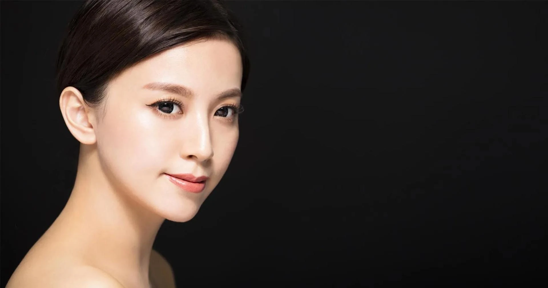 Why Are Lip Enhancements and Anti Ageing Treatments So Popular in Toronto