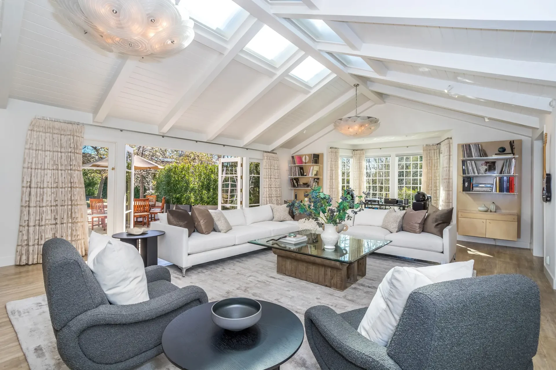 Want Jim Carrey’s Home Style? Start With Hardwood Flooring