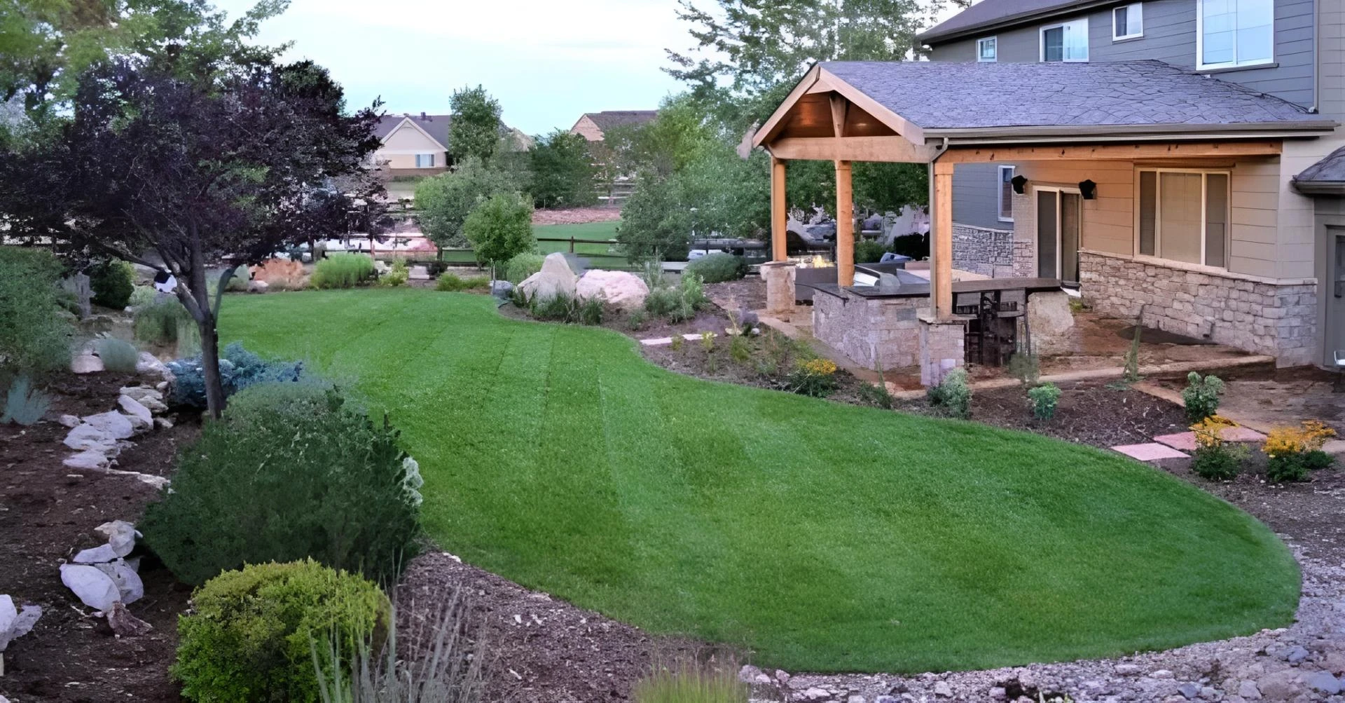 The Best Landscape Edging Options for Homeowners in Commerce City, CO