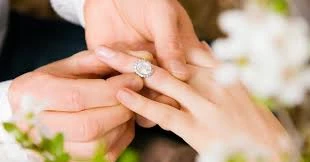 What to Know Before Buying Your First Engagement Ring Online