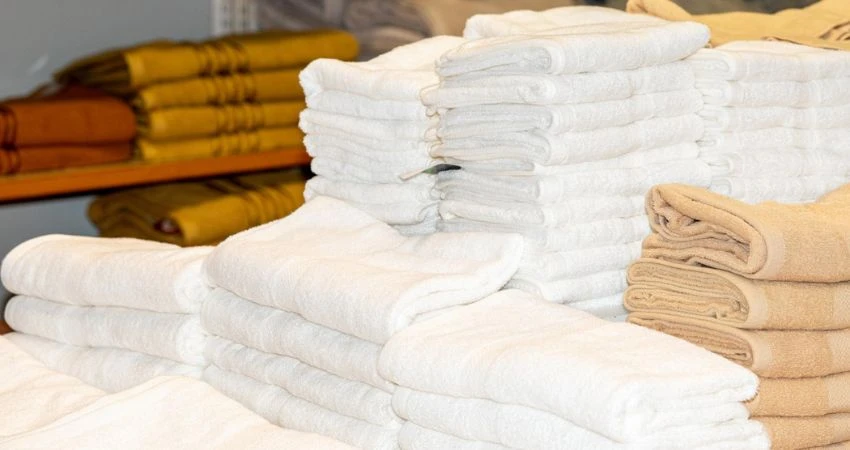 How a Commercial Linen Laundry Company Helps Chicago Hotels Maintain 5-Star Standards