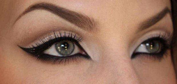 Makeup Artist Picks: Best Eyeliner for Wedding Brides