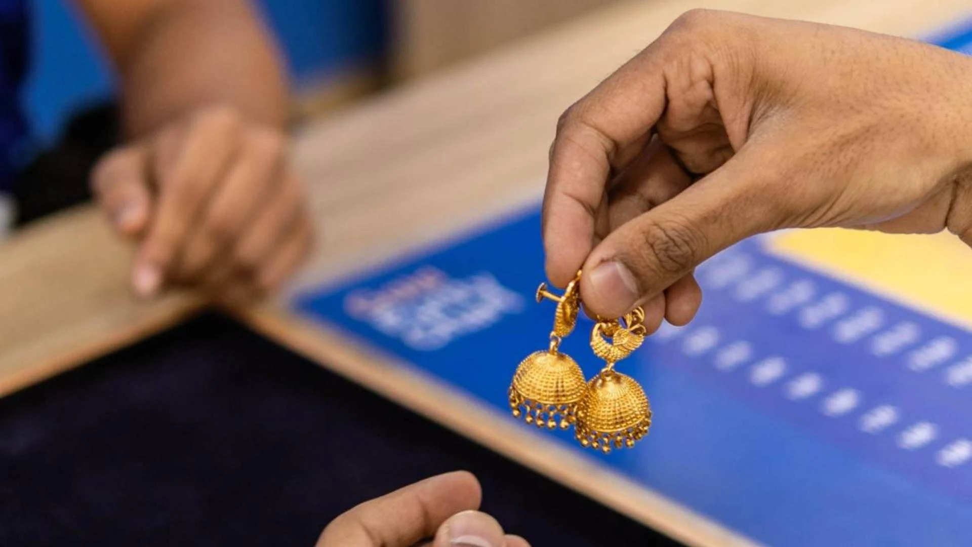 A Step-by-Step Look at How Gold Buyers Operate