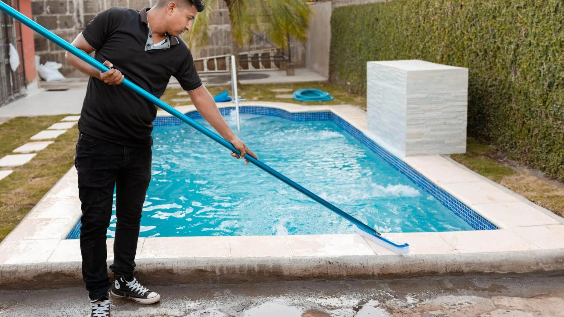 A Dive into Expert Residential and Commercial Pool Cleaning Services in Montgomery and Magnolia, Texas
