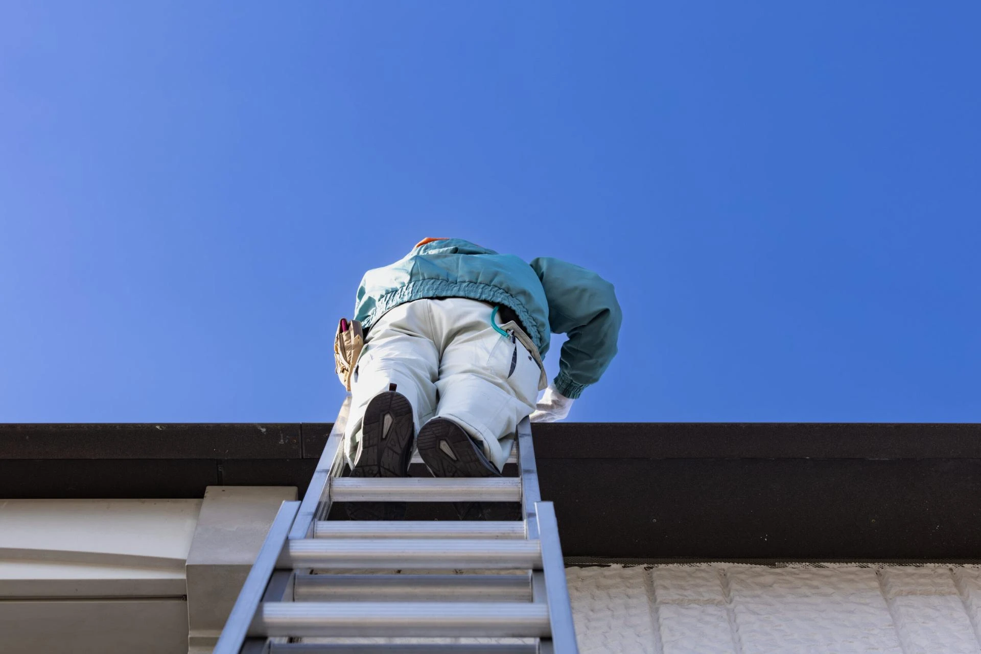 Flat roofing Barrie: Durable and efficient roofing solutions for commercial and residential buildings