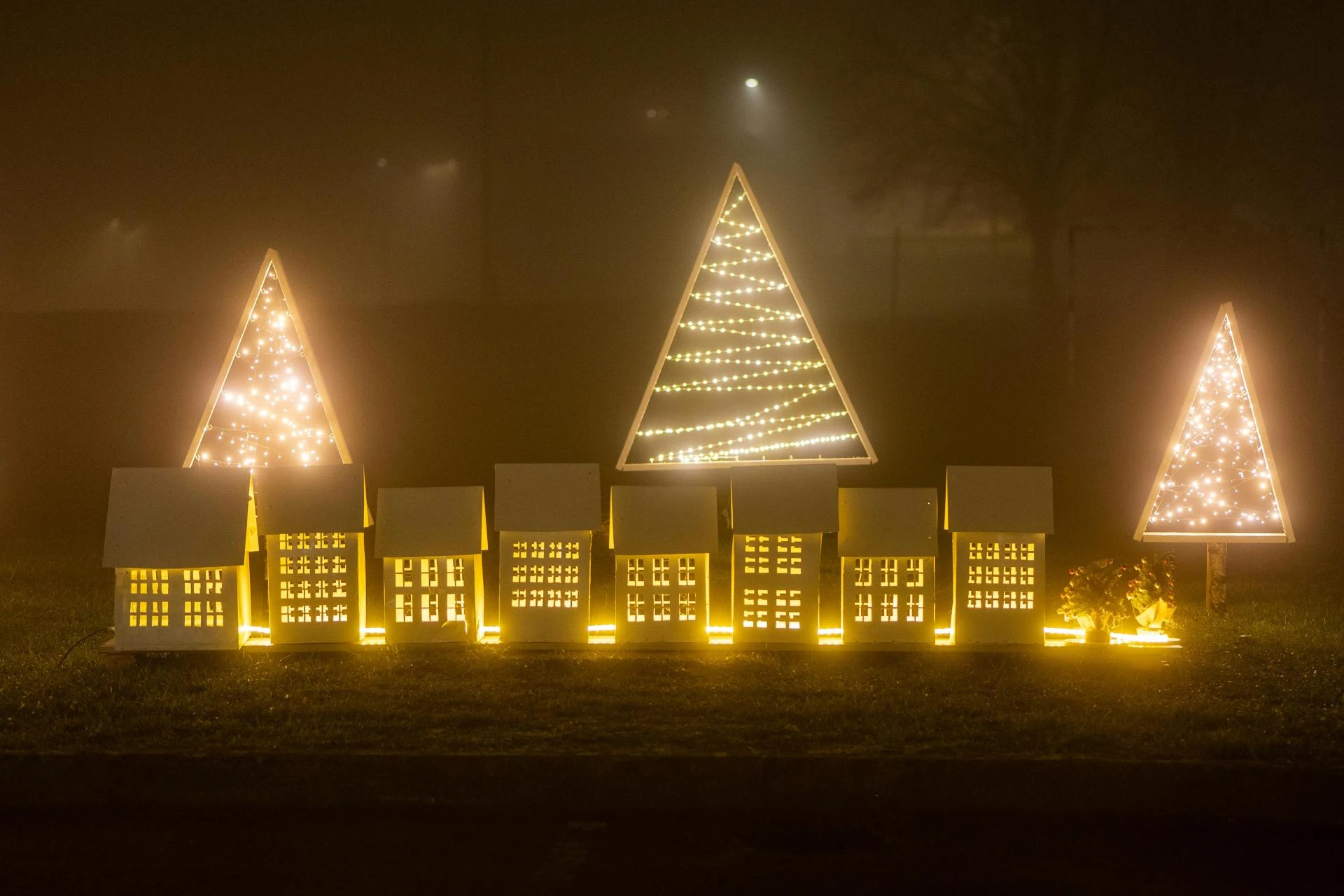 How to Plan Your Christmas Lighting Installation Schedule