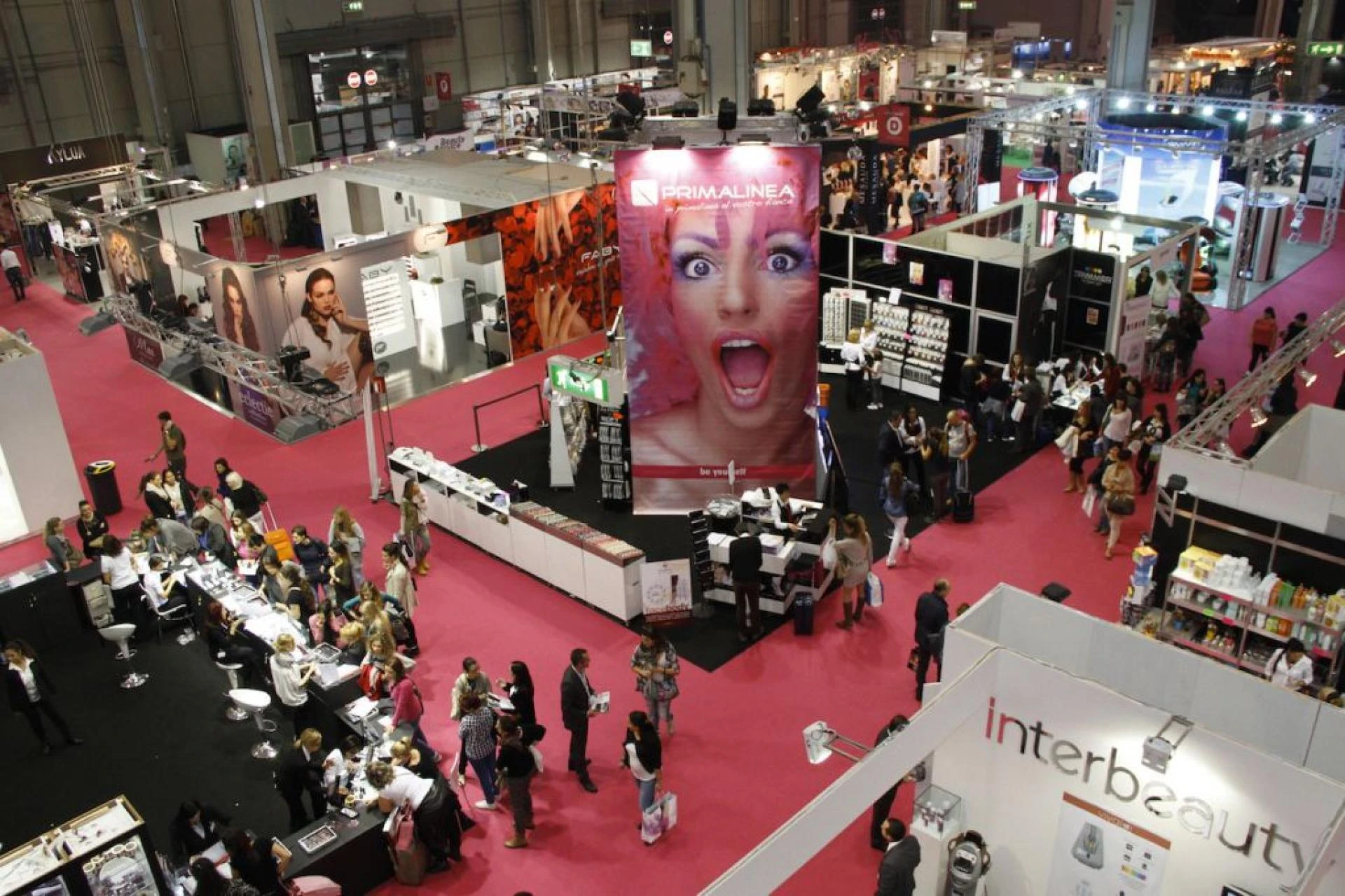 Digital Skin Diagnostics & Beauty Devices That Stole the Spotlight at Cosmoprof