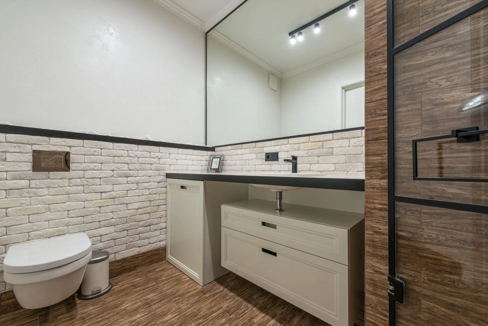 Is Your Toilet Trying to Warn You? Early Signs of Bigger Trouble