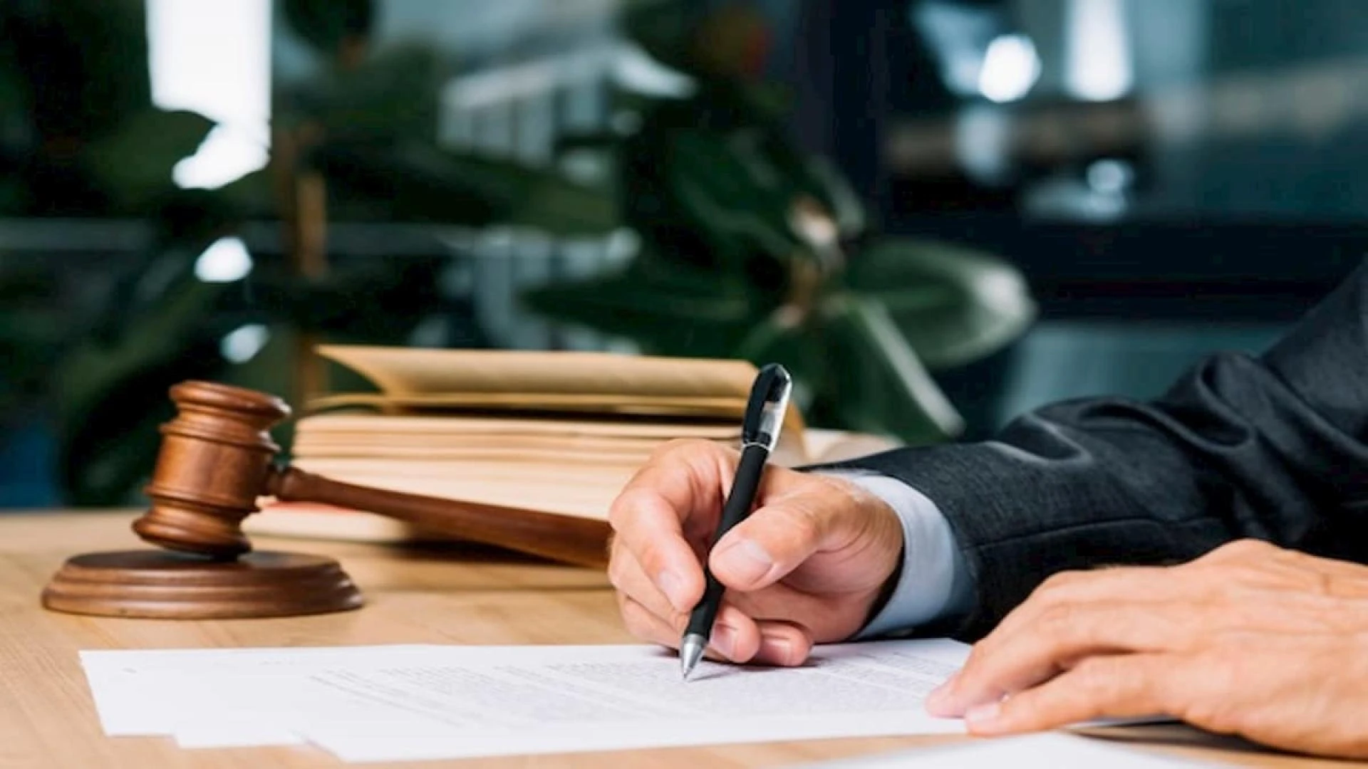The Difference Between Traffic Lawyers and Solicitors in Sydney