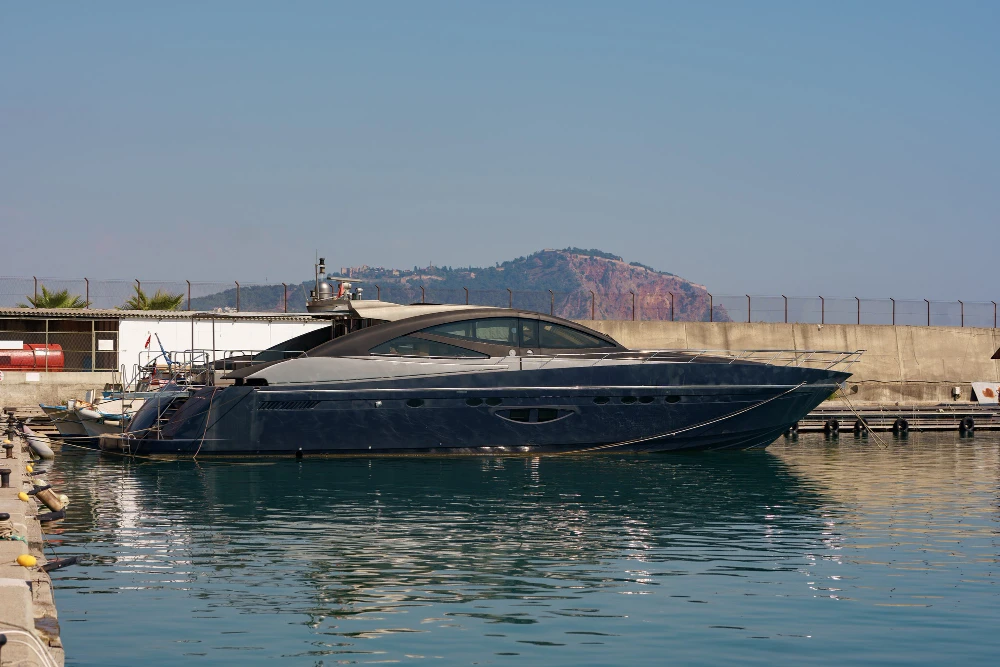 What Factors Should Renters Compare When Selecting Lake Simcoe Boat Rentals Online?