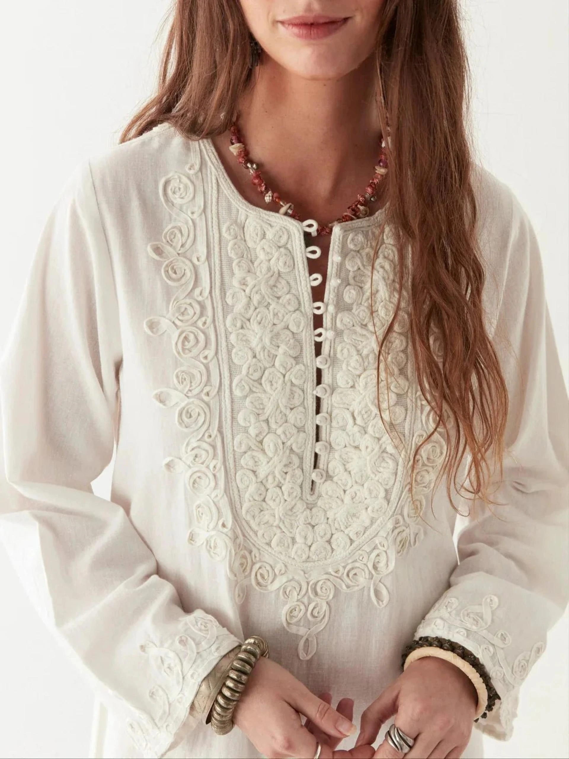 From Sunlit Days to Sunset Evenings: Iconic Dresses by Atelier Cape