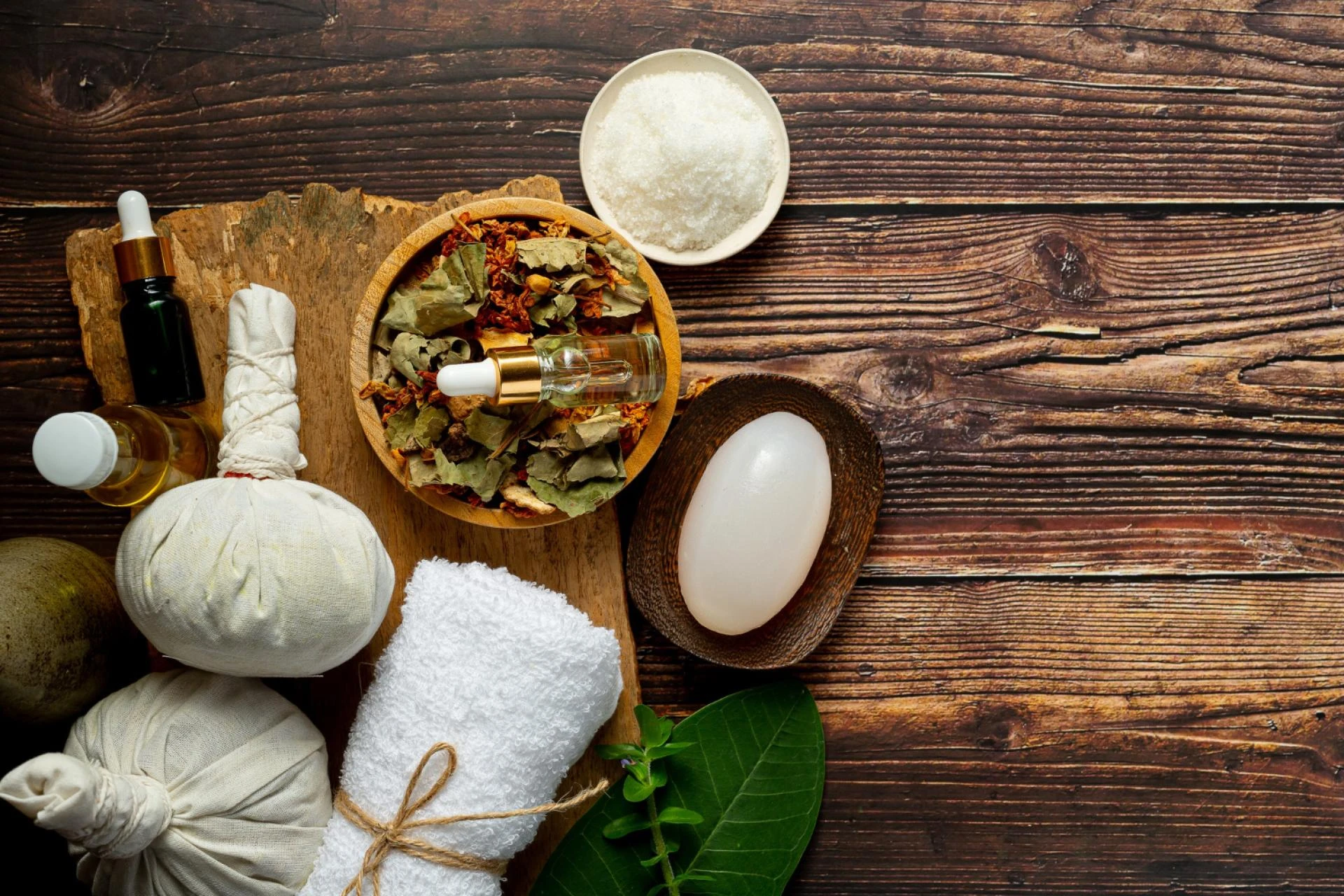 What Makes Ayurveda Hospitals in Kalyan West Different from Modern Clinics?