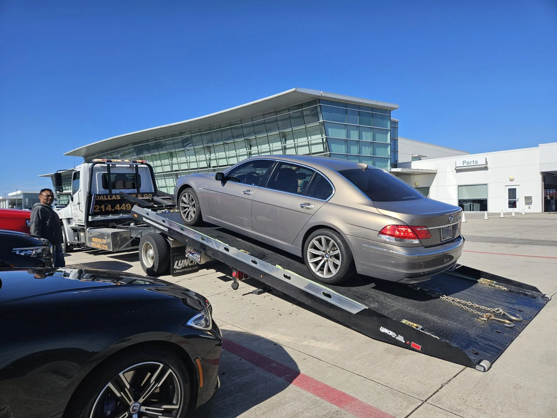 How Do You Know When It’s Time to Call Roadside Assistance in Dallas, TX?