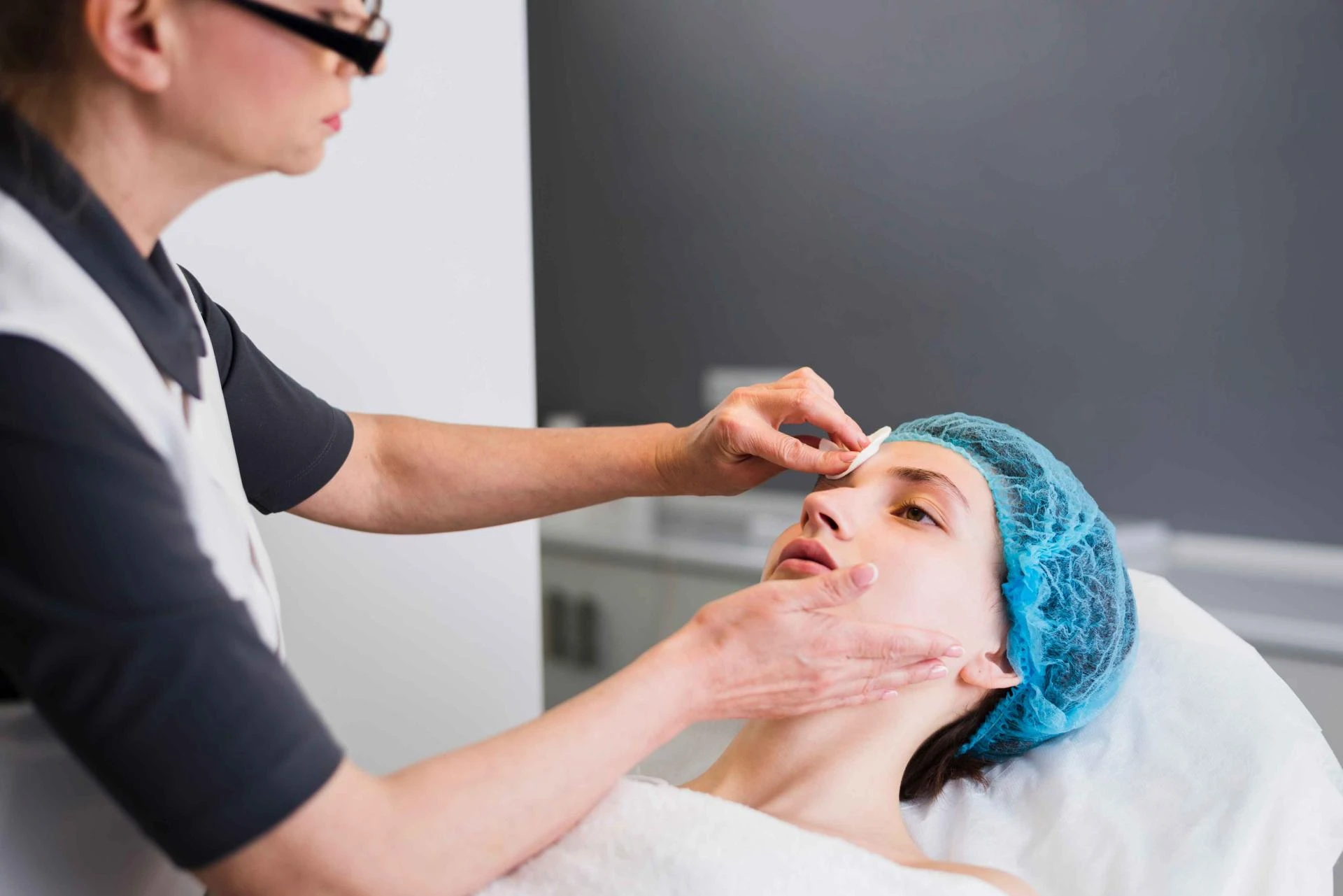 How to Reduce Acne Scars with Modern Dermatology Treatments