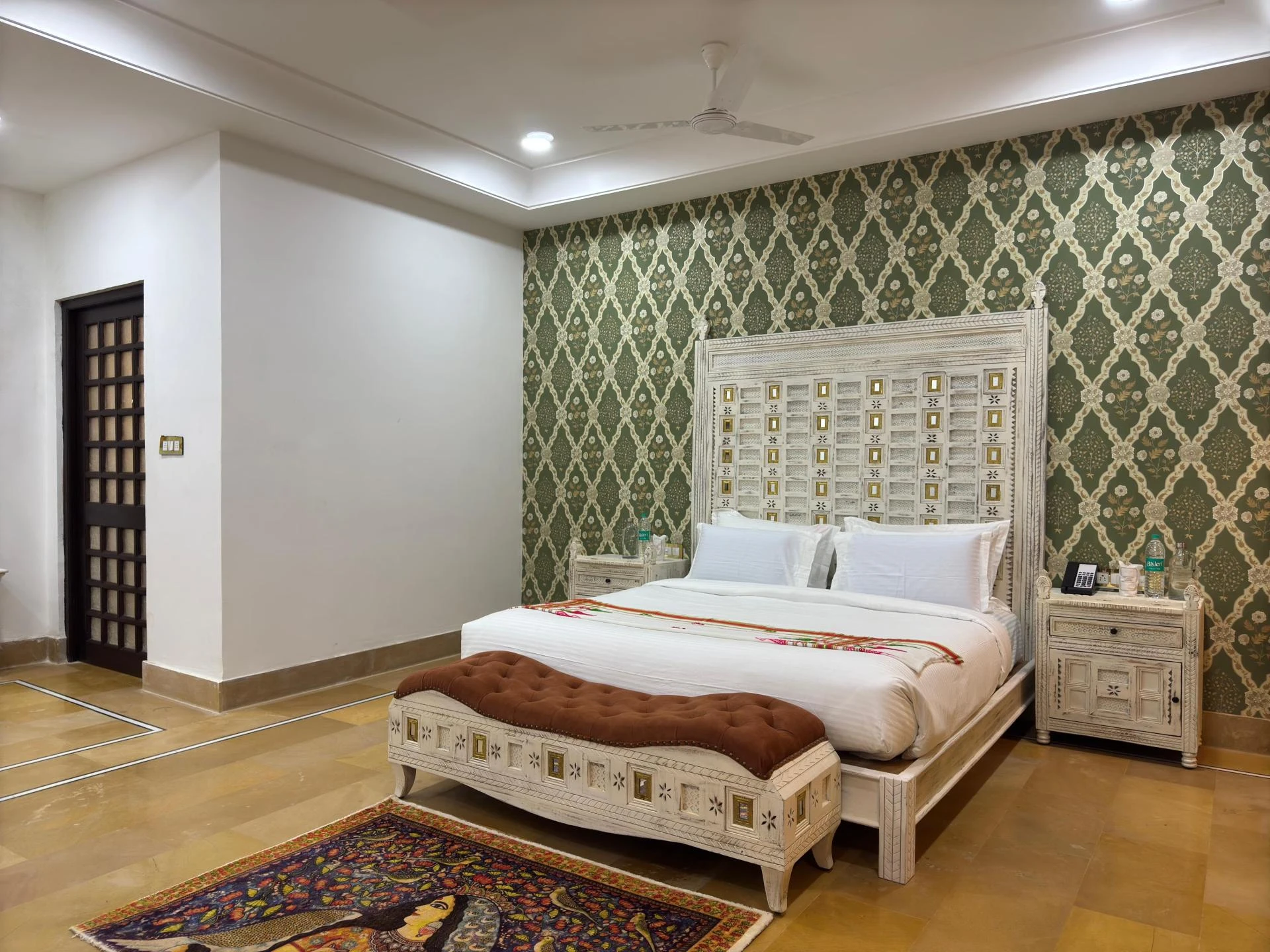 Features to Look for in Jaisalmer Hotels with Fort Views