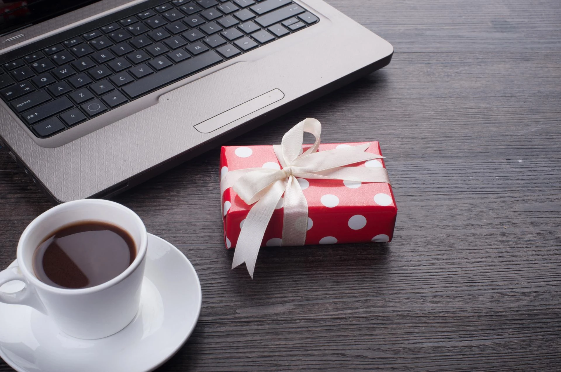 How Personalized Corporate Gifts Improve Employee Engagement