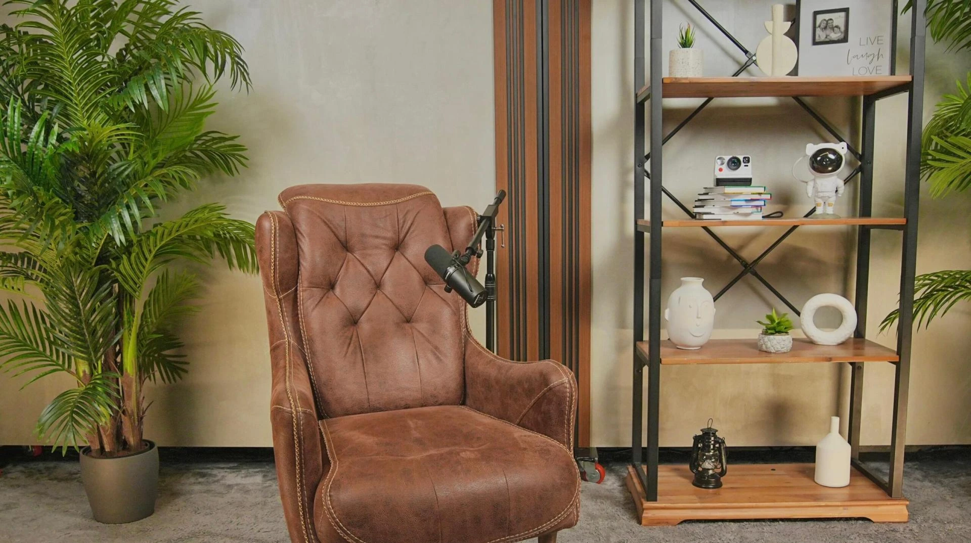 AlphaCast Studio: Redefining Podcast Production in Dubai