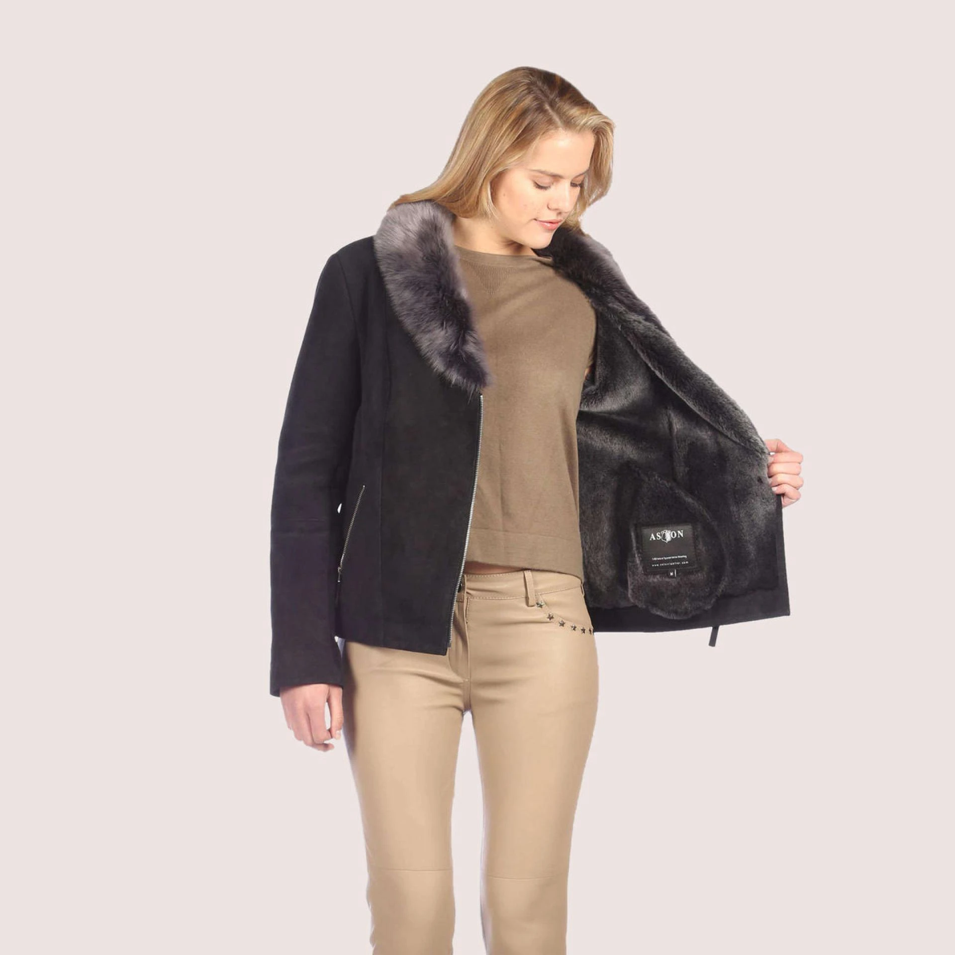 Struggling With Heavy Winter Coats That Don’t Deliver Real Comfort? Here’s a Better Option