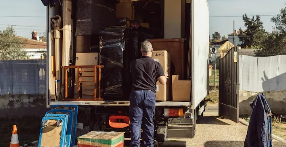 Simplifying Your Move with Professional Junk Removal in Vancouver