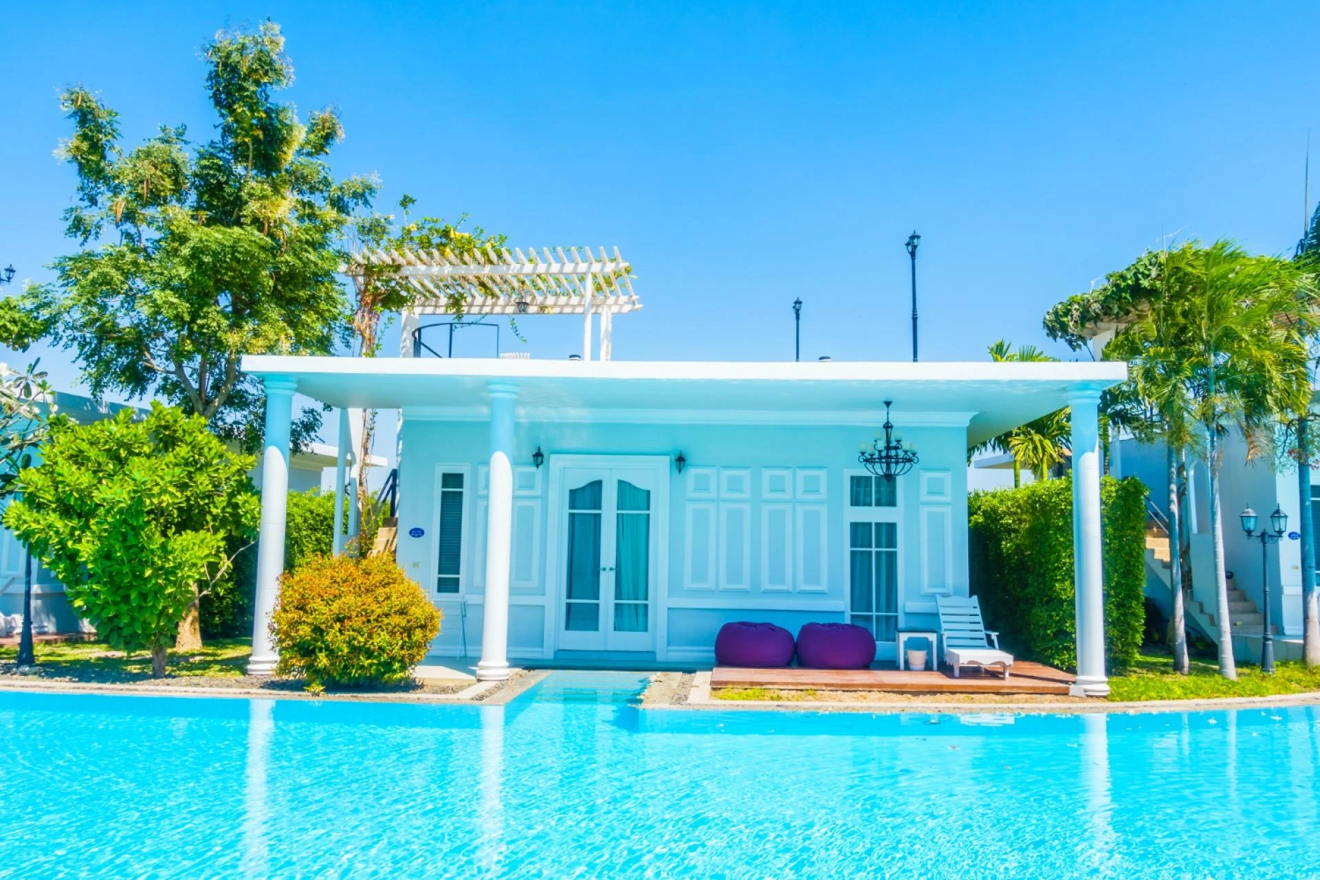 Hotels with Swimming Pool Near Me for Relaxing Stays | Coral Drive Villas