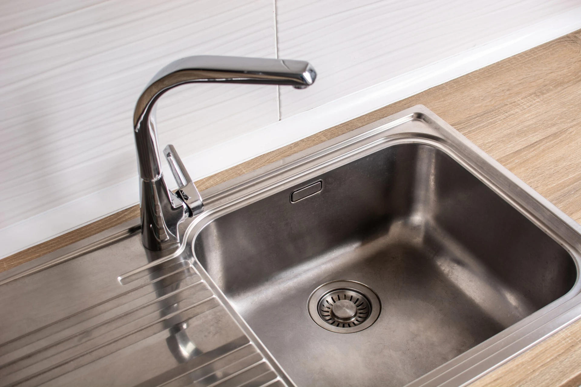 When a Corner Sink Is the Smarter Choice over a Standard Wall Sink