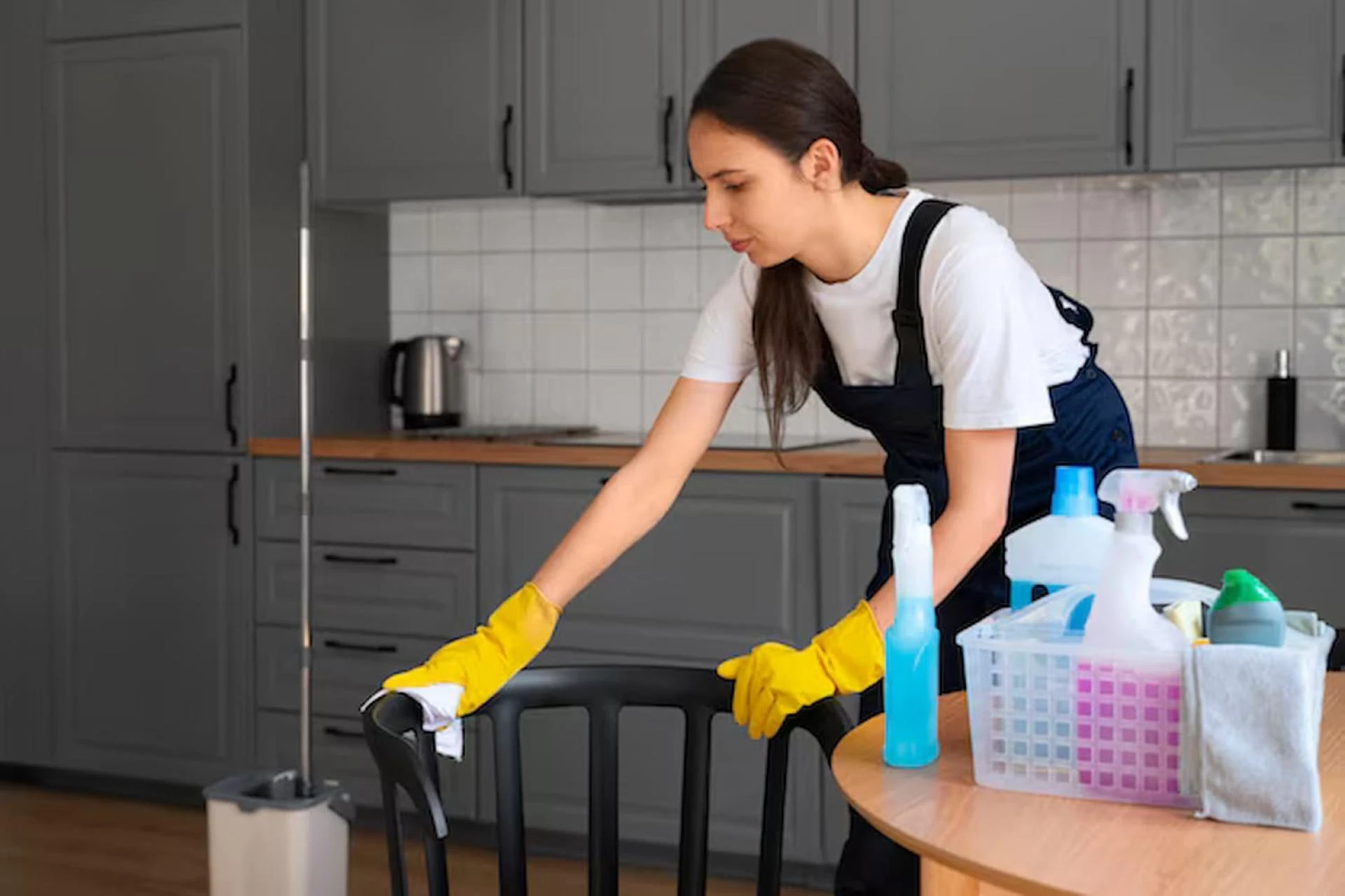 Why Day Porter Cleaning Improves Daily Operations