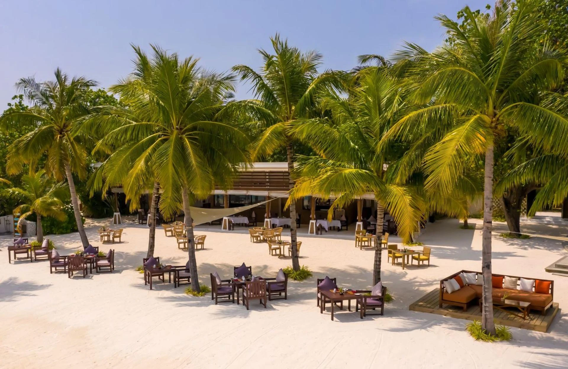 Top Maldives Beach Restaurants for Fine Dining and Seafood