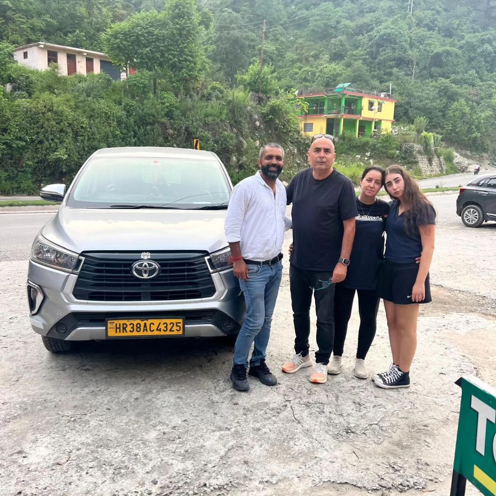 Hire the Best Private Driver in Delhi – Safe Rides for Families & Solo Travelers