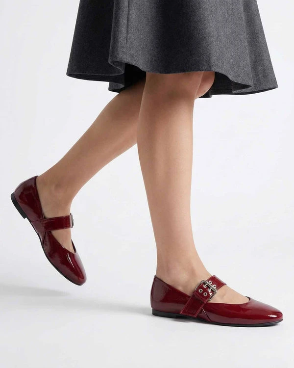 How to Shop Women’s Footwear Online Without Size Issues