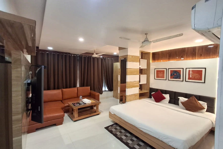 Hotel Sapphire Inn – A Comfortable Stay in the Heart of Gorakhpur