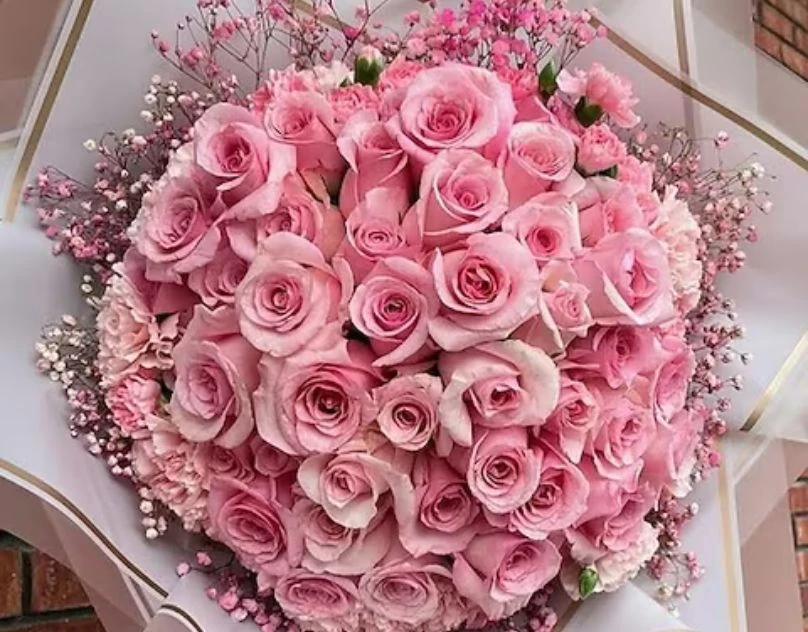 How to Choose the Perfect Romantic Flower Bouquet for Every Stage of Your Relationship