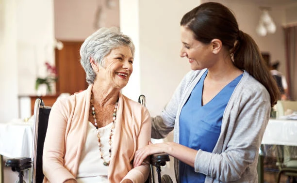 How a Live-in Care Agency Can Transform At-Home Care for Your Loved Ones