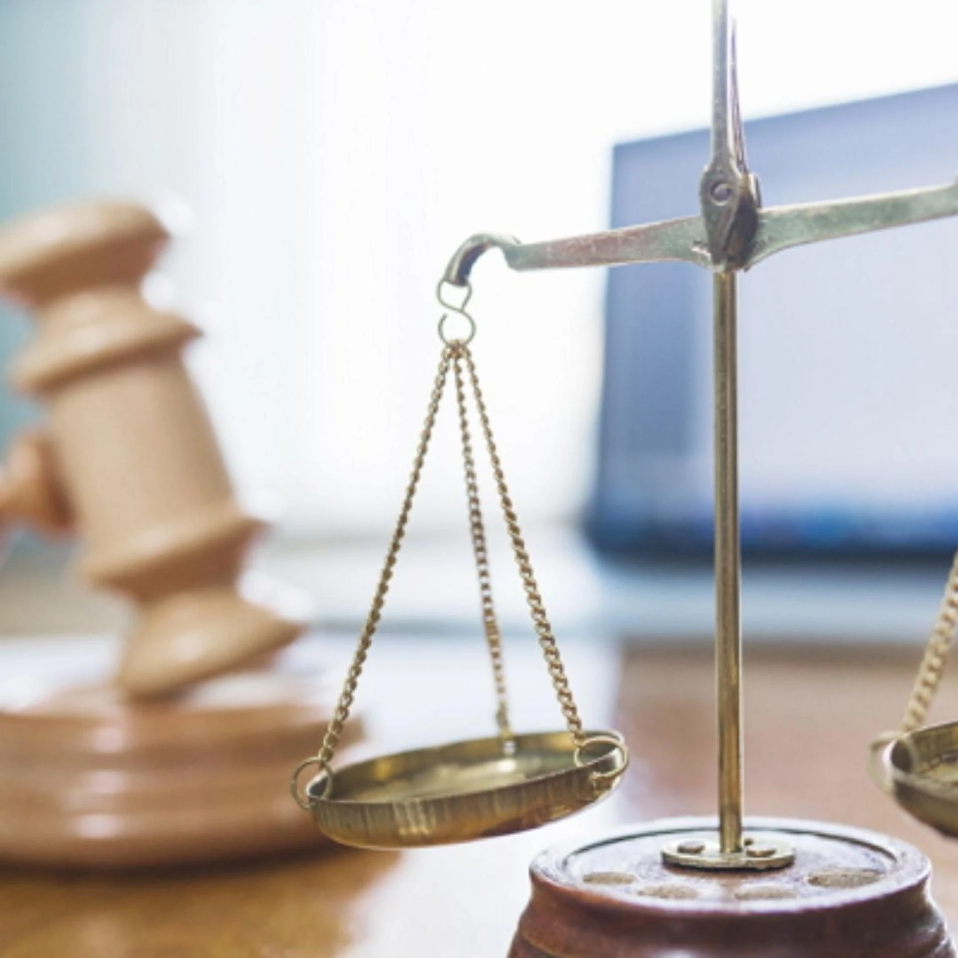 Top Questions to Ask a Family Lawyer Before Hiring Them in Noida