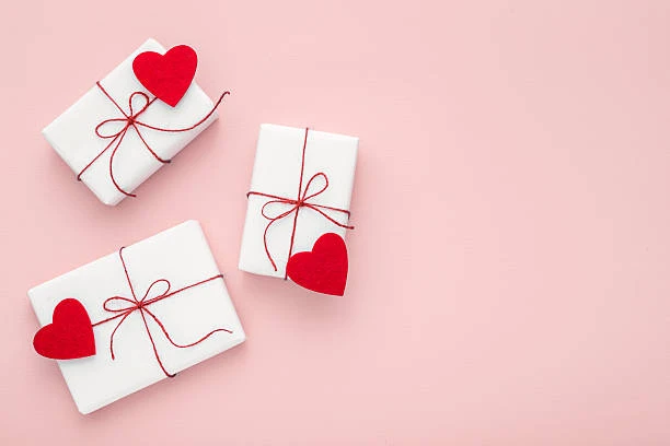 What to Put Inside Valentine Day Boxes (Complete Checklist)?