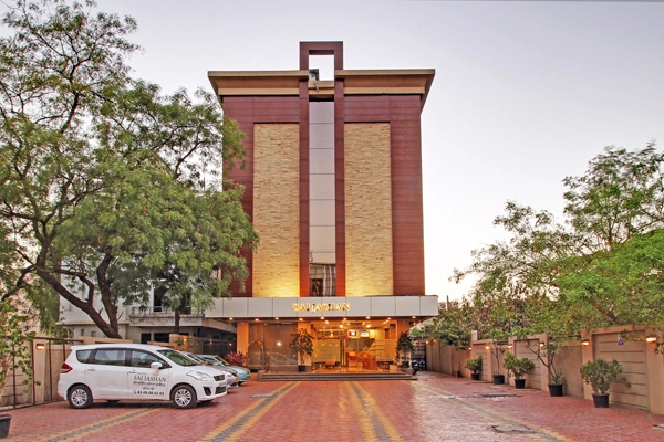 Hotel Near Shirdi Railway Station – Comfortable and Convenient Stay at Sai Jashan