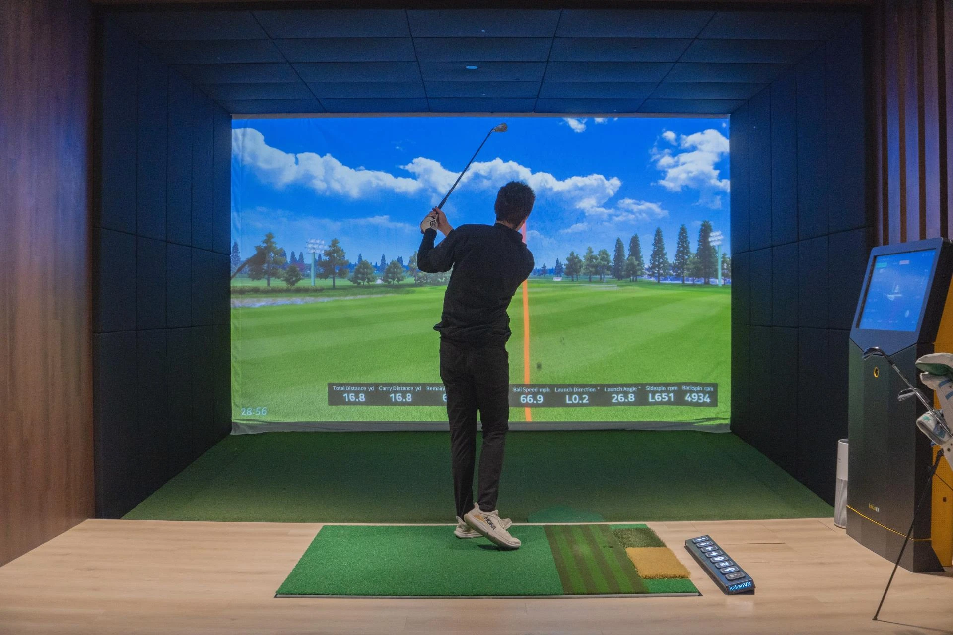 Guide to Simulator Golf Tours, Virtual Tournaments & Courses