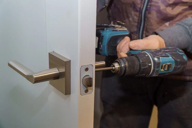 How Locksmiths in Chicago, IL Keep Your Property Safe and Secure